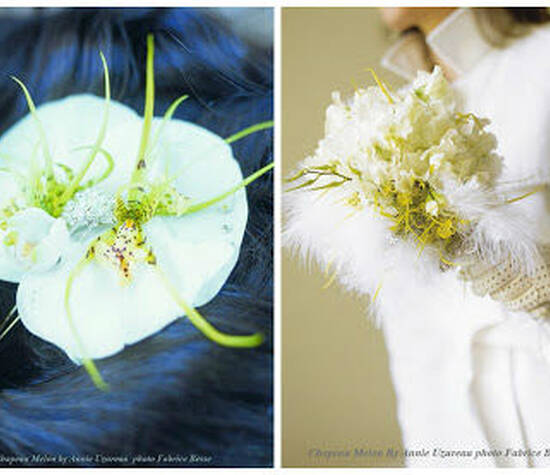 une épingle à cheveux et un bouquet de mariée en pois de senteur et plumes