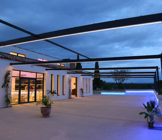 Terrasse de 300 m2 pour cocktails et accueil des convives