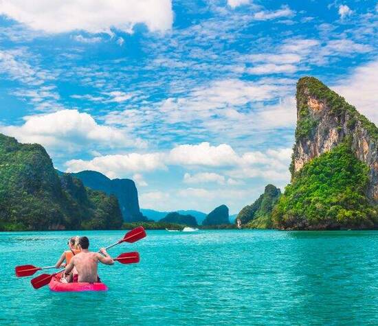 Kayak dans la baie de Phang Nga
