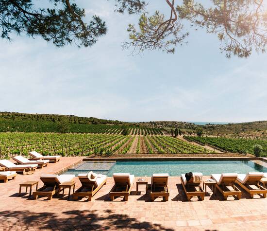 ©ChâteauL'Hospitalet - Terrasse de la Villa Soleilla sur les hauteurs du domaine, pour un vin d'honneur