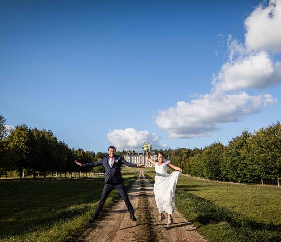 Mariés devant le château ©G.Ayer