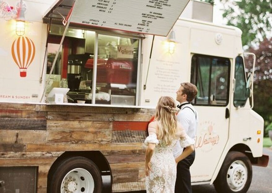 Un food truck à votre mariage ? Une idée aussi originale qu'économique et gourmande !