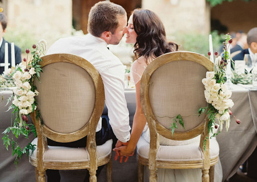 Comment décorer les chaises de son mariage en 5 étapes