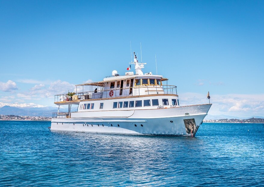 Le Clara One, un yacht d’exception intemporel et prestigieux sur lequel recevoir vos convives !