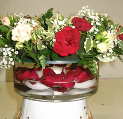 Des centres de table romantiques et raffinés avec des fleurs