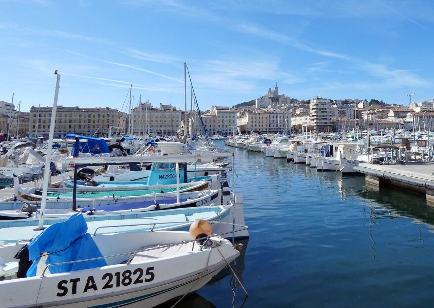 Découvrez Marseille et ses calanques à bord d'un bateau privé avec Nautal
