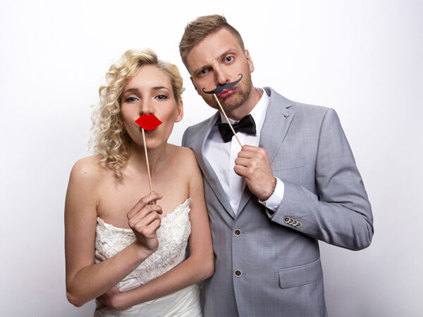 Accessoire Photobooth Mariage Accessoires pour Photocall de mariage en noir avec bâton : 6 unités "Moustaches".