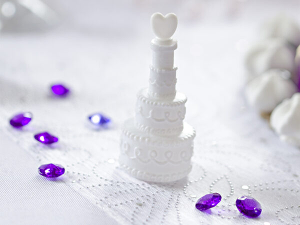 Confettis et pétales Gâteau de mariage Pompero avec cœur Couleur blanche : 48 unités