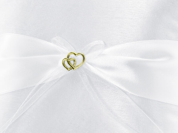 Décoration Mariage Coussin pour anneau en satin blanc : ruban de tulle et cœurs d'or