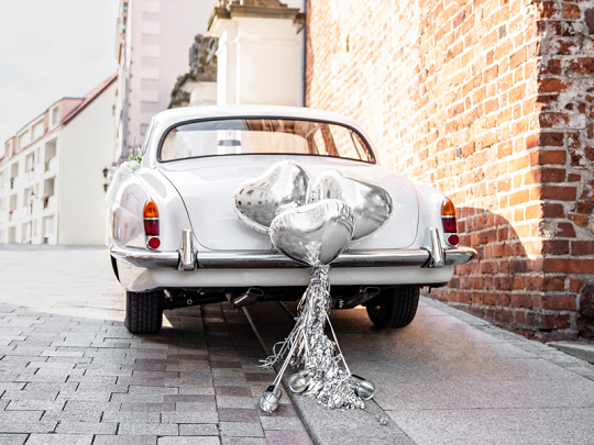 Décoration Mariage Kit voiture de mariée argenté : ballons de mariage en feuille en forme de cœur, guirlande et boîtes de conserve